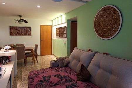 Apartamento à venda com 101m², 2 quartos e 1 vagaSala