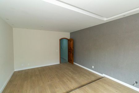 Sala de apartamento para alugar com 3 quartos, 190m² em Vila Valqueire, Rio de Janeiro