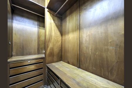 Casa para alugar com 899m², 5 quartos e 8 vagas