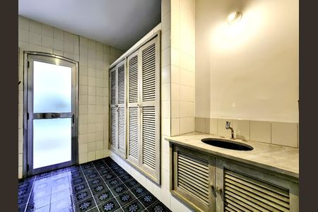 Casa para alugar com 899m², 5 quartos e 8 vagas