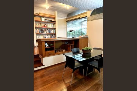 Casa para alugar com 5 quartos, 899m² em Paineiras do Morumbi, São Paulo