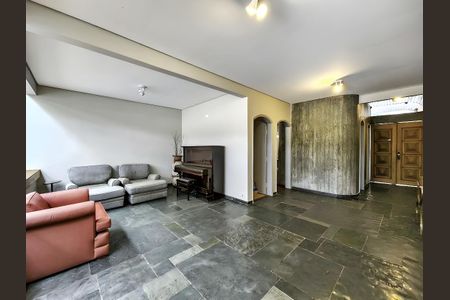 Casa para alugar com 899m², 5 quartos e 8 vagas