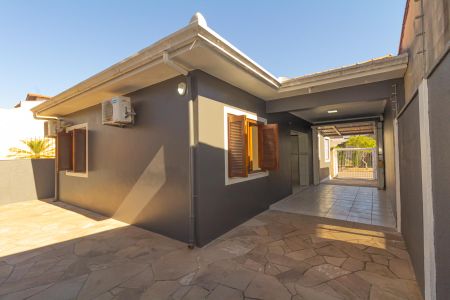 Casa para alugar com 109m², 2 quartos e 2 vagas Casa para alugar com 109m², 2 quartos e 2 vagasFachada Posterior e Lateral