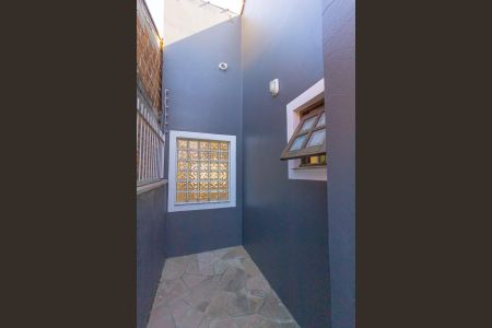 Casa para alugar com 109m², 2 quartos e 2 vagas Casa para alugar com 109m², 2 quartos e 2 vagasFachada Posterior