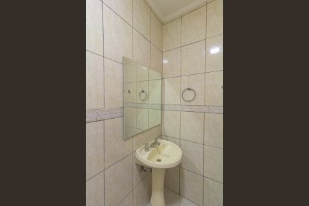 Casa para alugar com 109m², 2 quartos e 2 vagas Casa para alugar com 109m², 2 quartos e 2 vagasBanheiro Social