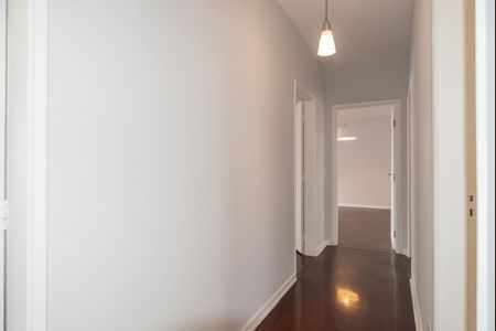 Apartamento à venda com 157m², 3 quartos e 2 vagas Apartamento à venda com 157m², 3 quartos e 2 vagasCorredor dos Quartos