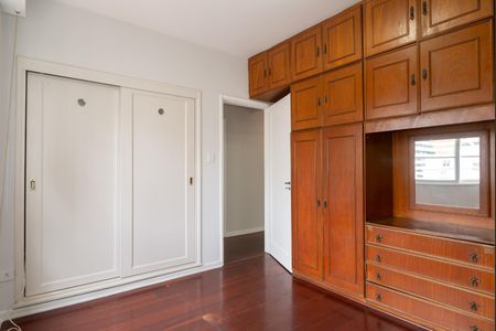 Apartamento à venda com 157m², 3 quartos e 2 vagas Apartamento à venda com 157m², 3 quartos e 2 vagasQuarto 2