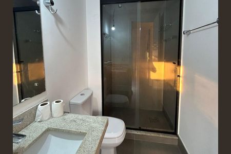Apartamento à venda com 67m², 2 quartos e 2 vagasBanheiro 1