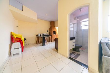 Casa à venda com 165m², 3 quartos e 2 vagas Casa à venda com 165m², 3 quartos e 2 vagasEspaço Gourmet