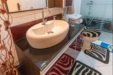 Casa à venda com 165m², 3 quartos e 2 vagas Casa à venda com 165m², 3 quartos e 2 vagasBanheiro Social