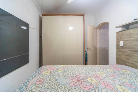 Casa à venda com 165m², 3 quartos e 2 vagas Casa à venda com 165m², 3 quartos e 2 vagasQuarto