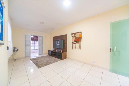 Casa à venda com 165m², 3 quartos e 2 vagas Casa à venda com 165m², 3 quartos e 2 vagasQuarto de Serviço