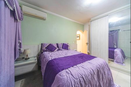 Casa à venda com 165m², 3 quartos e 2 vagas Casa à venda com 165m², 3 quartos e 2 vagasSuíte