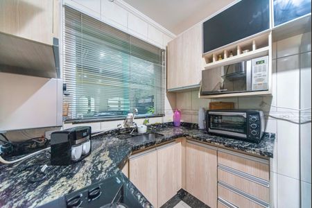 Casa à venda com 165m², 3 quartos e 2 vagas Casa à venda com 165m², 3 quartos e 2 vagasCozinha