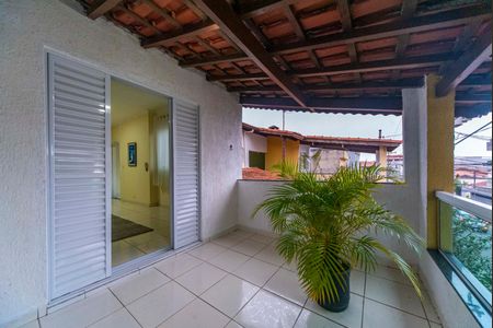 Casa à venda com 165m², 3 quartos e 2 vagas Casa à venda com 165m², 3 quartos e 2 vagasVaranda do Quarto de Serviço