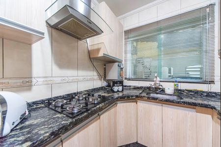 Casa à venda com 165m², 3 quartos e 2 vagas Casa à venda com 165m², 3 quartos e 2 vagasCozinha