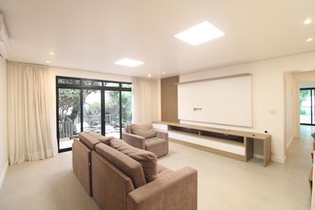 Casa à venda com 5 quartos, 456m² em Veleiros, São Paulo