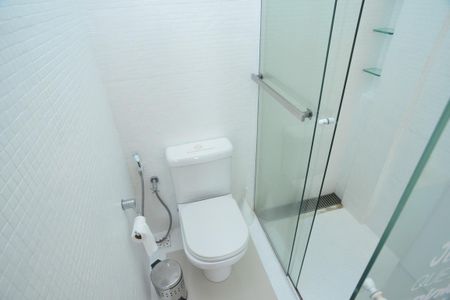 Apartamento para alugar com 63m², 2 quartos e 1 vaga Apartamento para alugar com 63m², 2 quartos e 1 vagaBanheiro da Suíte