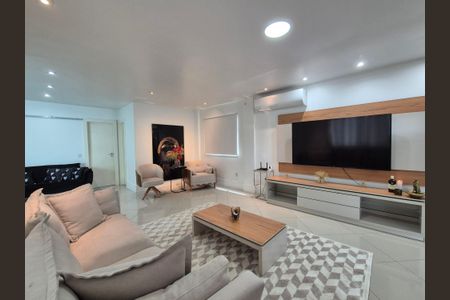 Casa de condomínio para alugar com 630m², 5 quartos e 3 vagasSala