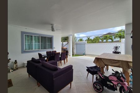 Casa de condomínio para alugar com 630m², 5 quartos e 3 vagasVaranda