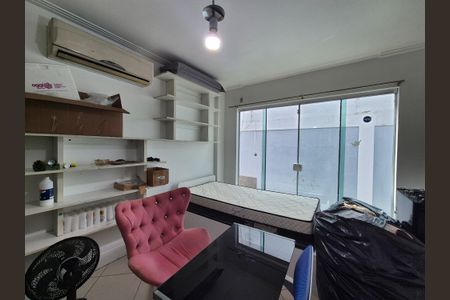 Casa de condomínio para alugar com 630m², 5 quartos e 3 vagasSuíte 4