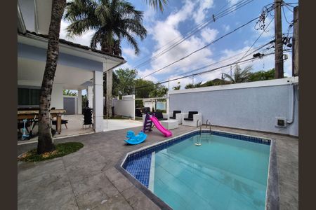 Casa de condomínio para alugar com 630m², 5 quartos e 3 vagasÁrea externa