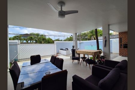 Casa de condomínio para alugar com 630m², 5 quartos e 3 vagasVaranda