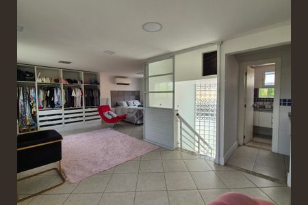 Casa de condomínio para alugar com 630m², 5 quartos e 3 vagasSótão