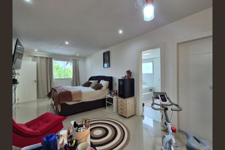 Casa de condomínio para alugar com 630m², 5 quartos e 3 vagasSuíte 3