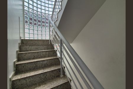 Casa de condomínio para alugar com 630m², 5 quartos e 3 vagasEscada