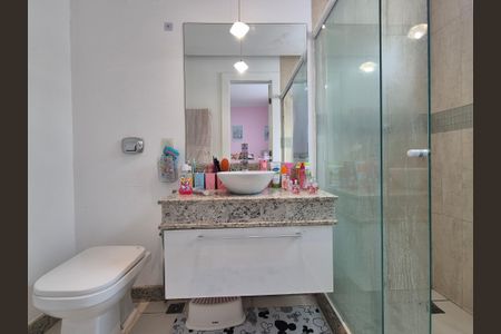 Casa de condomínio para alugar com 630m², 5 quartos e 3 vagasBanheiro da Suíte 2