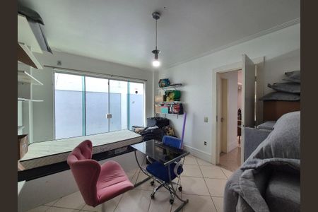 Casa de condomínio para alugar com 630m², 5 quartos e 3 vagasSuíte 4