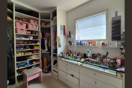 Casa de condomínio para alugar com 630m², 5 quartos e 3 vagasCloset da suite 3