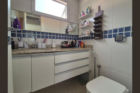 Casa de condomínio para alugar com 630m², 5 quartos e 3 vagasLavabo