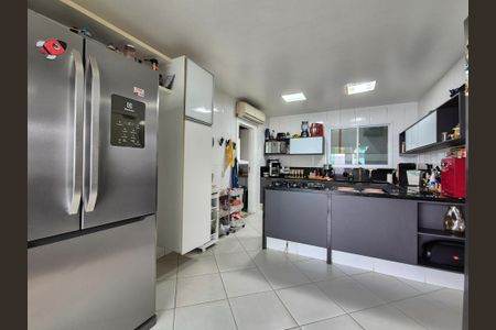 Casa de condomínio para alugar com 630m², 5 quartos e 3 vagasCozinha