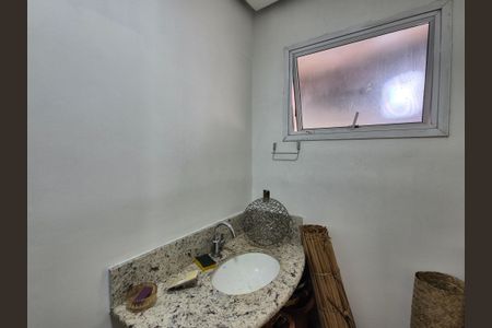 Casa de condomínio para alugar com 630m², 5 quartos e 3 vagasBanheiro da Suíte 4