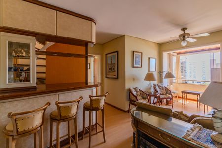 Apartamento à venda com 165m², 3 quartos e 1 vaga Apartamento à venda com 165m², 3 quartos e 1 vagaSala