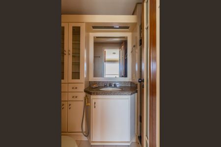 Apartamento à venda com 165m², 3 quartos e 1 vaga Apartamento à venda com 165m², 3 quartos e 1 vagaBanheiro da Suíte