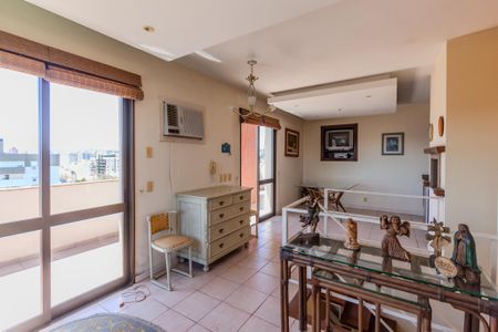 Apartamento à venda com 165m², 3 quartos e 1 vaga Apartamento à venda com 165m², 3 quartos e 1 vagaCobertura