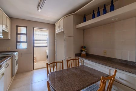 Apartamento à venda com 165m², 3 quartos e 1 vaga Apartamento à venda com 165m², 3 quartos e 1 vagaCozinha