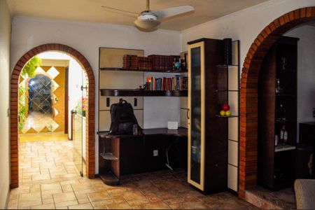 Sala de casa à venda com 4 quartos, 173m² em Cristal, Porto Alegre