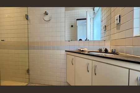 Apartamento à venda com 110m², 3 quartos e 2 vagasBanheiro da Suíte