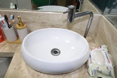 Apartamento à venda com 100m², 2 quartos e 1 vagaBanheiro 