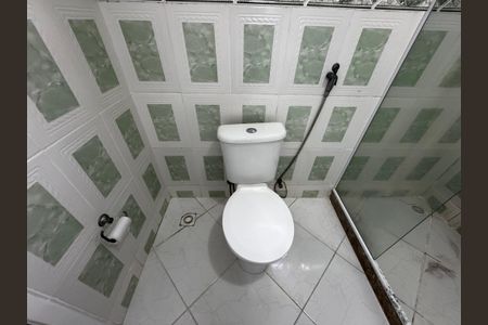 Casa de condomínio para alugar com 280m², 4 quartos e 4 vagasBanheiro da Suíte 1