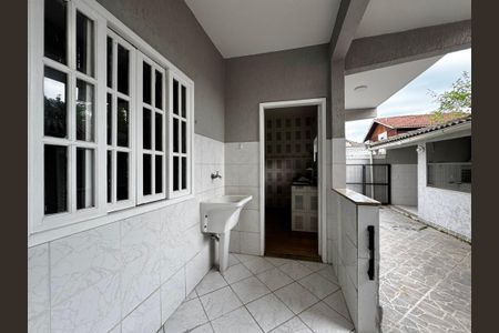 Casa de condomínio para alugar com 280m², 4 quartos e 4 vagasÁrea de Serviço