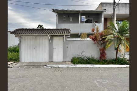 Casa de condomínio para alugar com 280m², 4 quartos e 4 vagasFachada