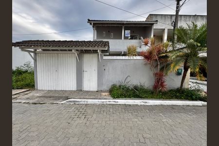 Casa de condomínio para alugar com 280m², 4 quartos e 4 vagasFachada
