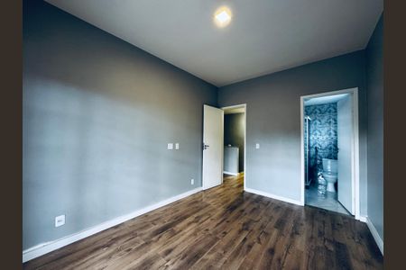 Casa de condomínio para alugar com 280m², 4 quartos e 4 vagasSuíte 2