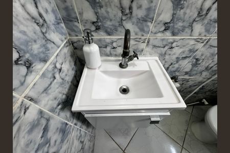 Casa de condomínio para alugar com 280m², 4 quartos e 4 vagasBanheiro Social