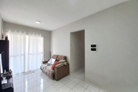 Sala de apartamento para alugar com 2 quartos, 60m² em Vila Maria Eugênia, Campinas